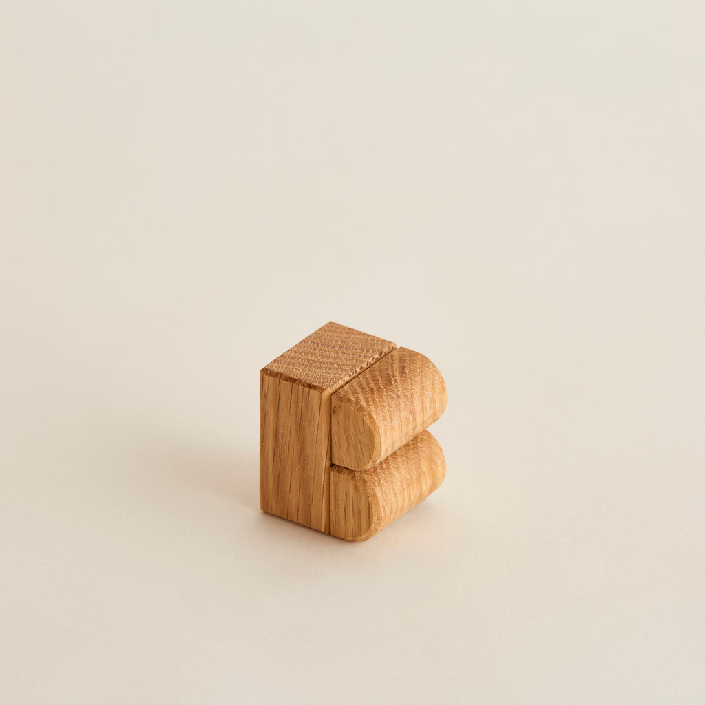 B